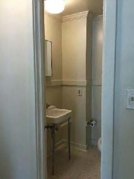 Ramsey Homes Bathroom, second floor (Anna Maas for HABS 2015)